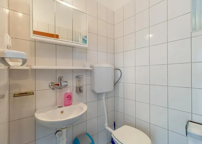 By The Sea Nerezine, Losinj - 2516 Apartment *